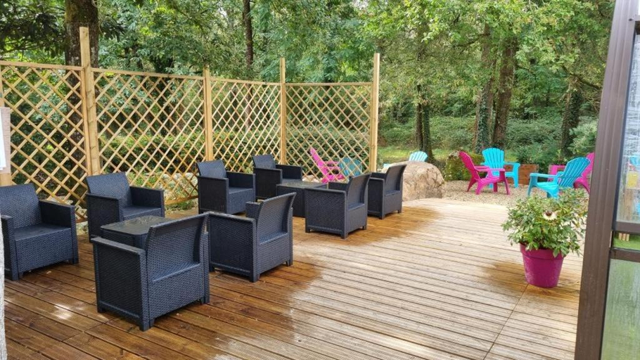 Food & Drinks, Les Chalets de SAUMUR, Piscine & Parc boise, 100m du CadreNoir, Maine-et-Loire