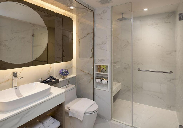 Bathroom 16