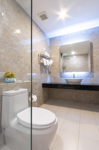 Bathroom 11