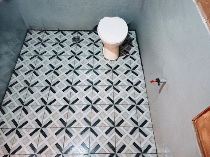 Bathroom 3, Traveller Homestay, Lombok