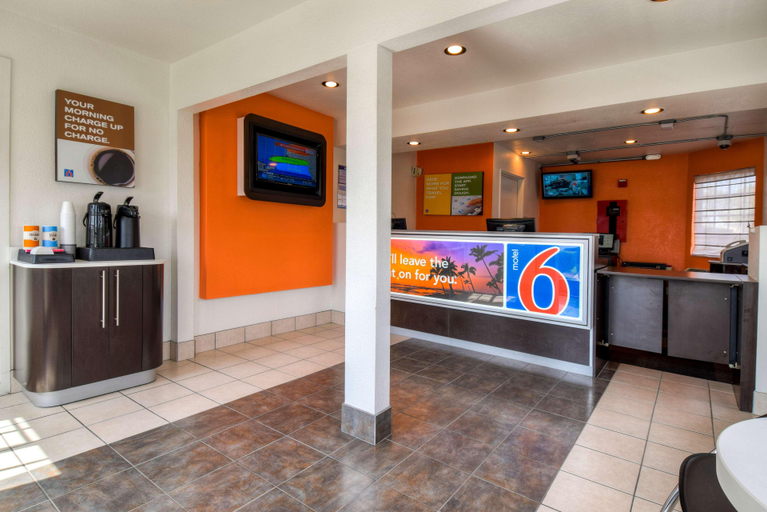Public Area 3, Motel 6 Escondido, San Diego
