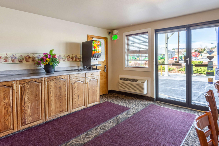 Public Area 2, Americas Best Value Inn Burns, Harney