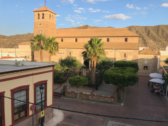 Exterior & Views 1, Hostal Avenida, Almería