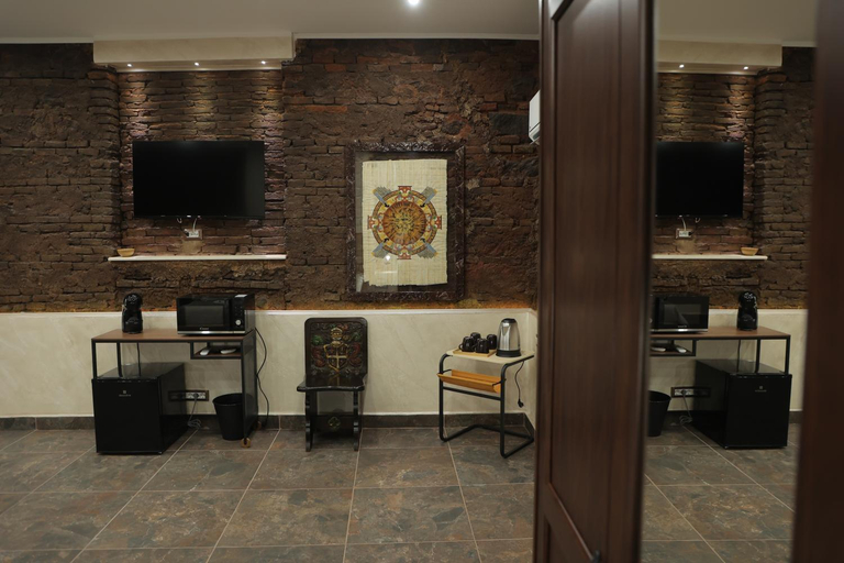 Others 5, Home di Giordy, Catania