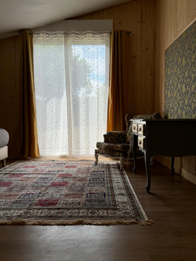 Others 2, Chateau Eck, Gironde