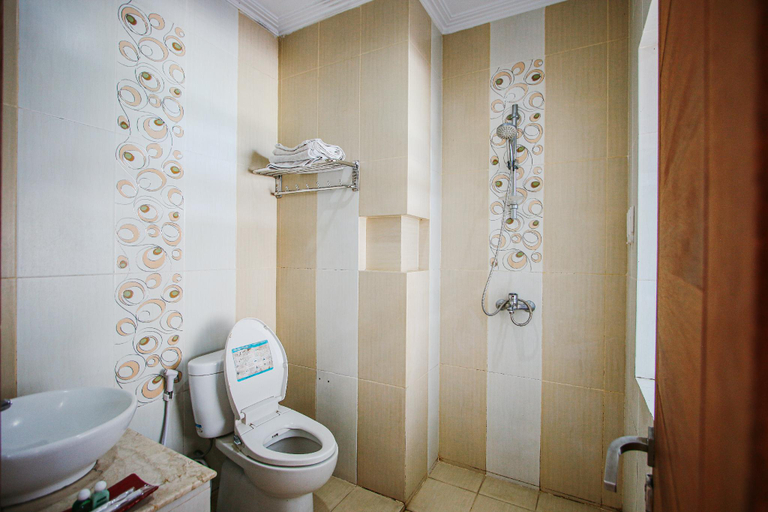 Bathroom 19