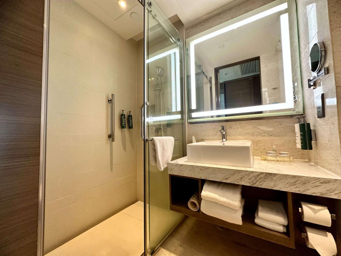 Bathroom 23