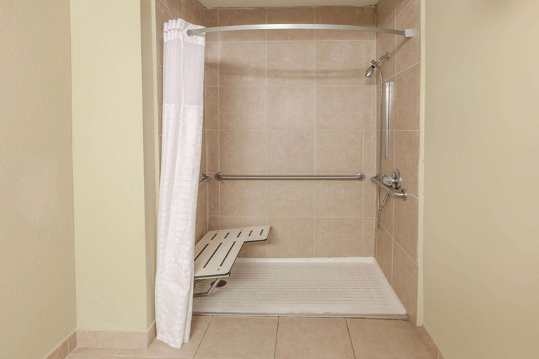 Bathroom 4, Days Inn by Wyndham Houston East, Houston