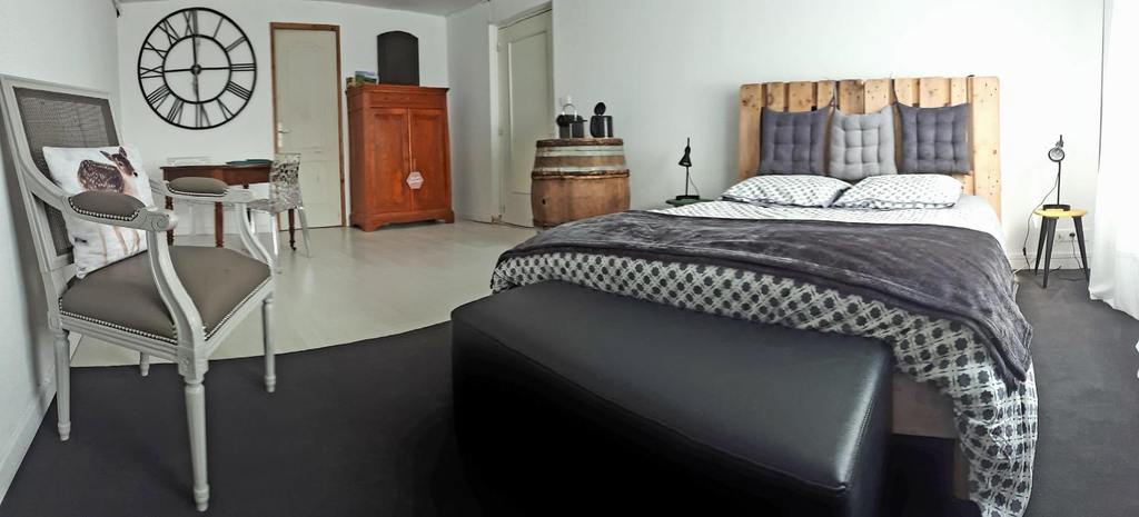 Others 3, Chambre au tonneau, Rhône