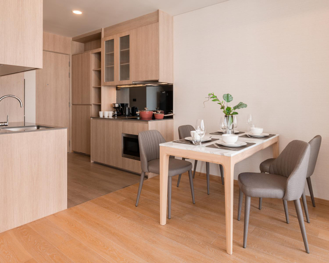 Dining Room 11