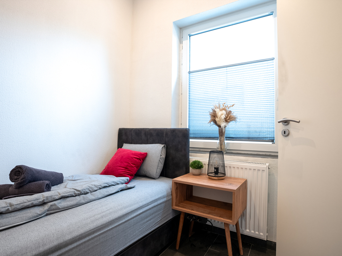 Bedroom 3, Serviceroom24 - Apartment 1 in Recklinghausen Hoch, Recklinghausen
