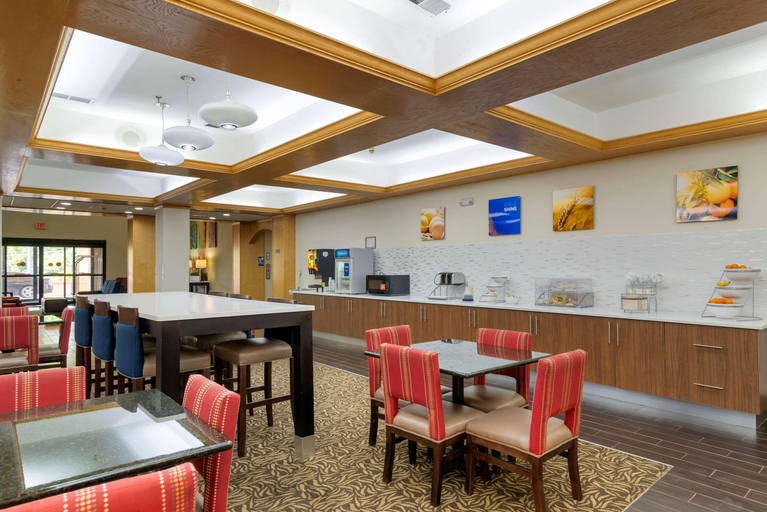 Food & Drinks 5, Comfort Suites Milledgeville, Baldwin