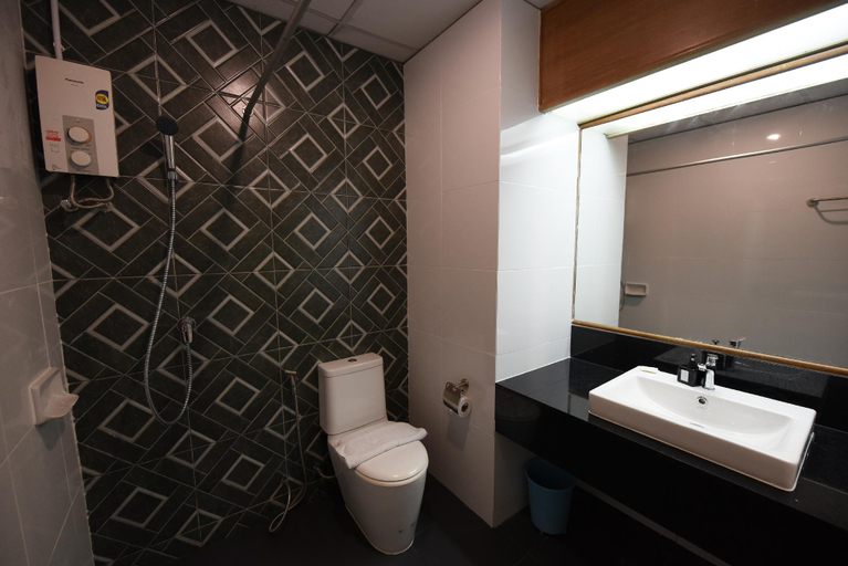 Bathroom 11