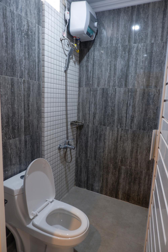 Bathroom 8