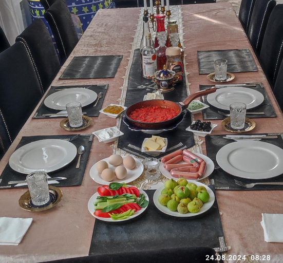 Food & Drinks 5, Moy dom Ganja, Gəncə