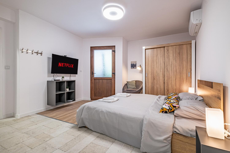 Bedroom, Cozy Central Apartment Varna & Parking - subject to availability, Varna