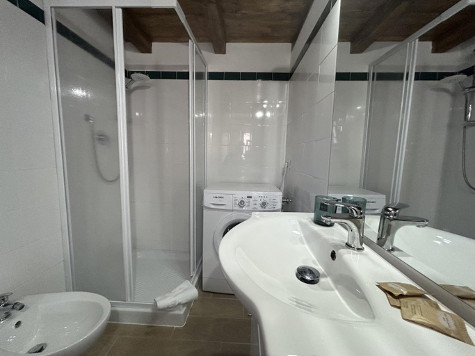 Bathroom 3, Appartamento per Vacanze-Casa Sole, Rome
