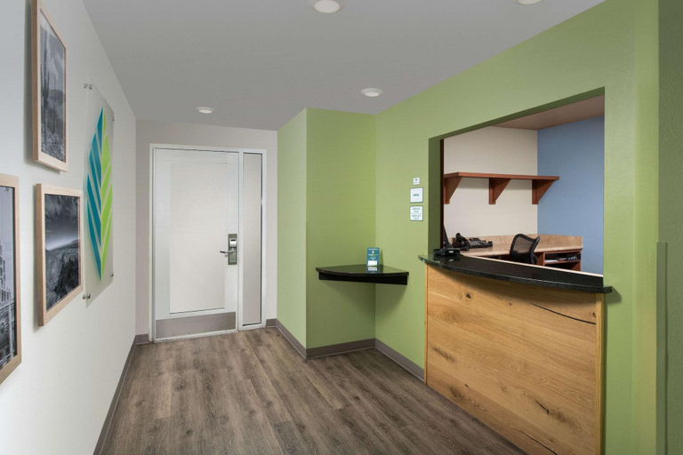 Public Area 2, Extended Stay America Select Suites - Phoenix - West, Maricopa