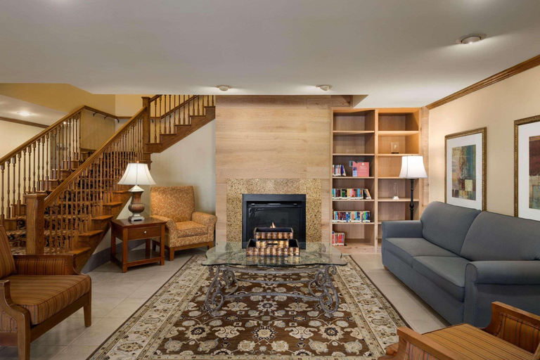 Public Area 2, Country Inn & Suites by Radisson, Owatonna, MN, Steele