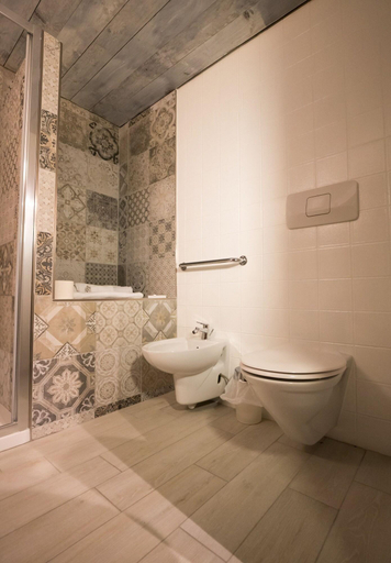 Bathroom 5, MIRA Hotel Schloss Rosenegg, Kitzbühel