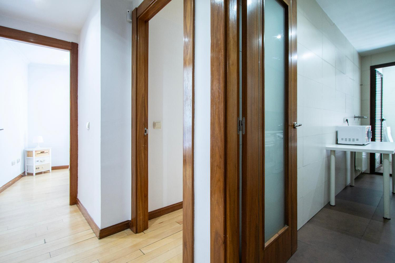 Others 3, Apartamentos Adelfas, Madrid