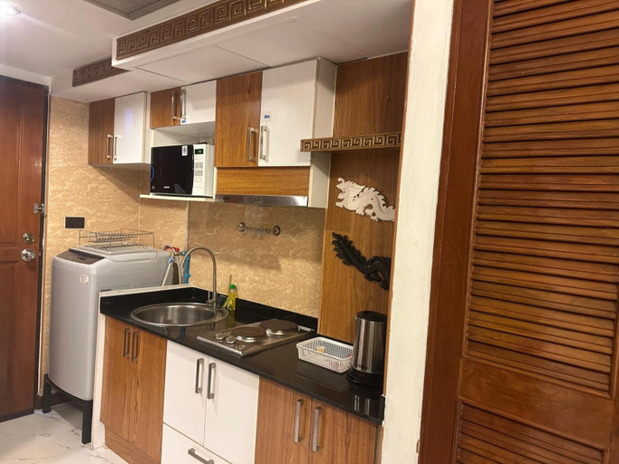 Dining Room 11