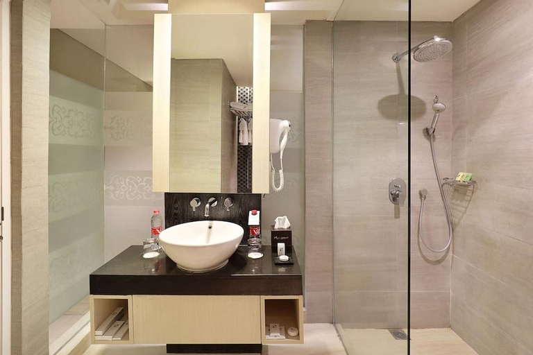 Bathroom 25