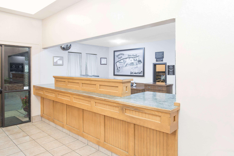 Public Area 2, Super 8 by Wyndham Terre Haute, Vigo