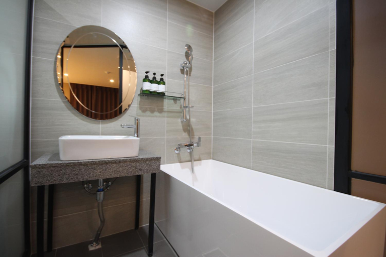Bathroom 22