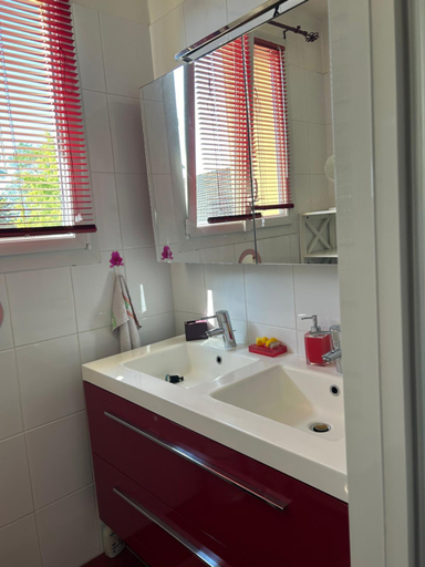 Bathroom, chambres hotes les grenouilles, Ain