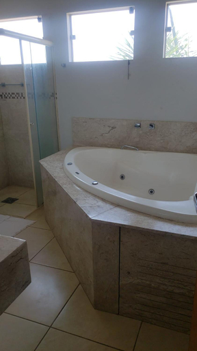 Bathroom 3, Pousada Leatis, Marília