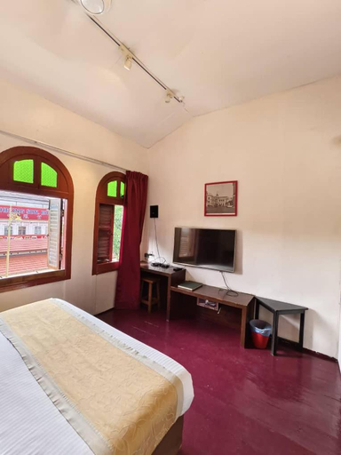 Bedroom 12