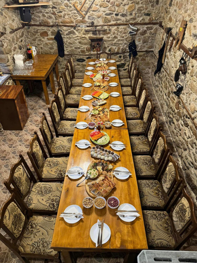 Food & Drinks 2, Villa Old House BN