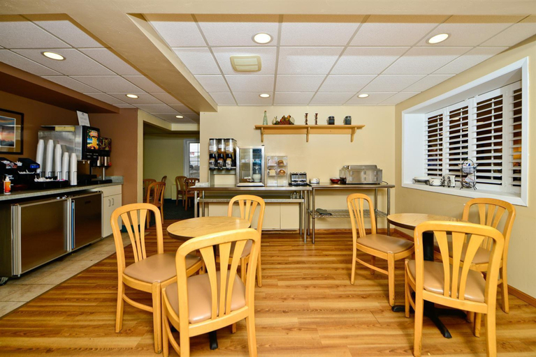 Food & Drinks 5, Americas Best Value Inn and Suites St. Cloud, Benton