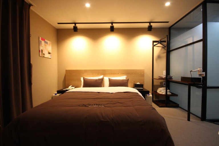 Bedroom 23
