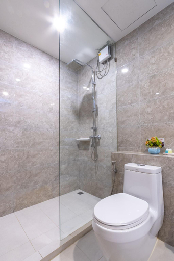 Bathroom 8