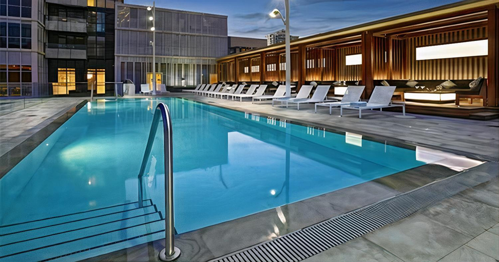 Sport & Beauty 2, Upscale Suite at CN Tower, Metro Convention & Rogers Centre, Toronto