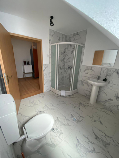 Others 3, MAT & EDW RooM, Campulung Moldovenesc