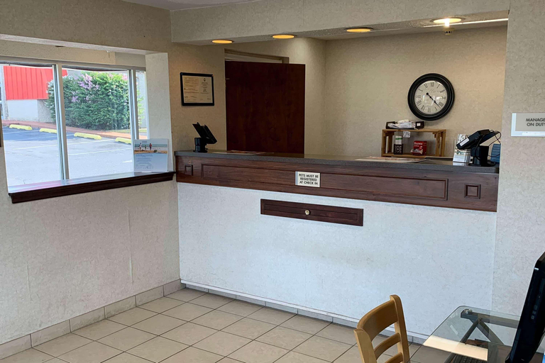 Public Area 2, Days Inn by Wyndham Harrisonburg, Harrisonburg