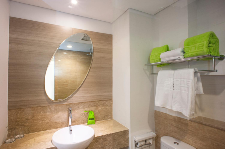 Bathroom 18