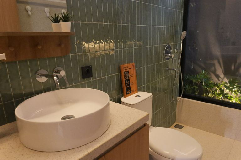 Bathroom 7