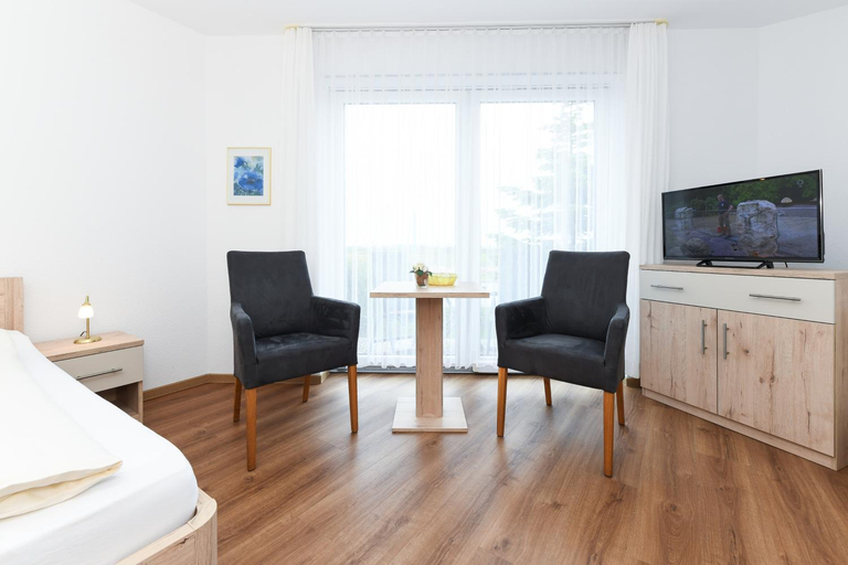 Bedroom 3, Hotel-Pension Marlies, Wittmund