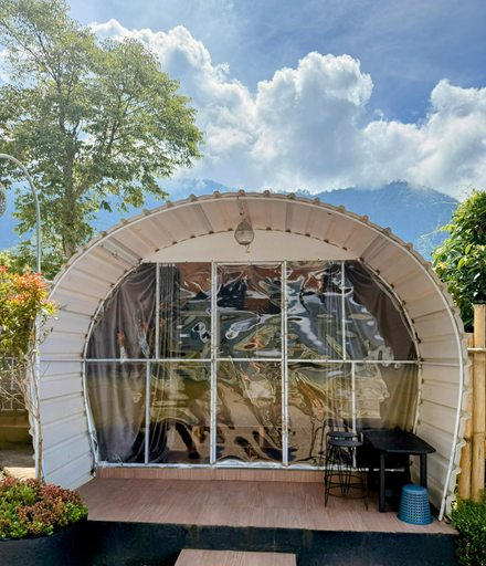 Exterior 13