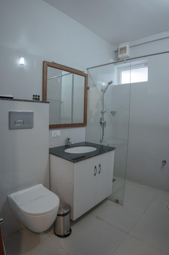 Bathroom 3, Daffodils Luxury Airport Suites, Ernakulam