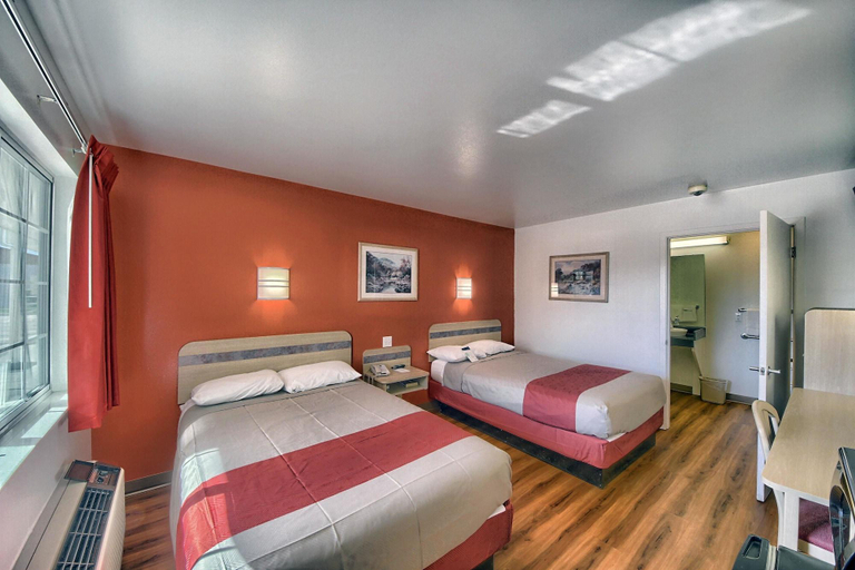 Bedroom 4, Motel 6 Kerrville, Kerr