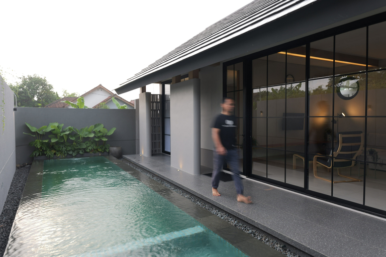 Swimming Pool 11
