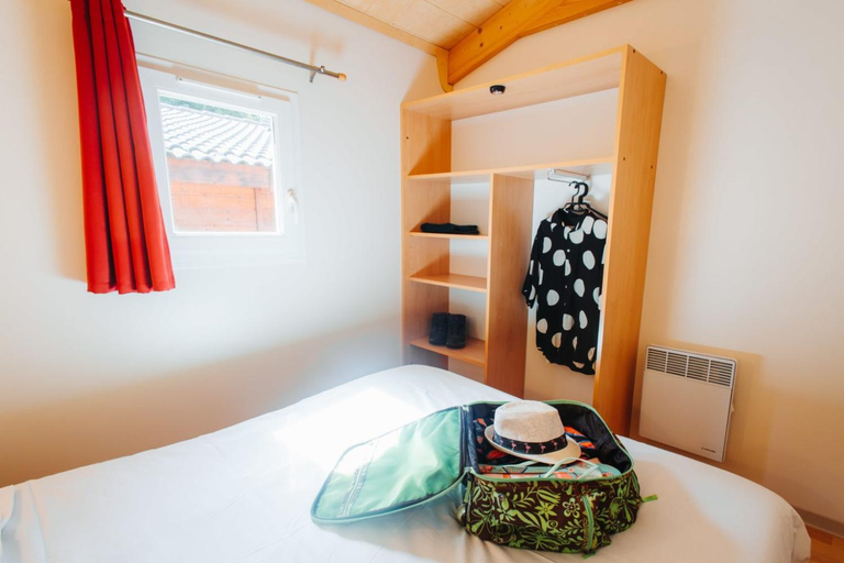 Bedroom 3, Camping Le Malazeou Wellness Sport Camping, Ariège