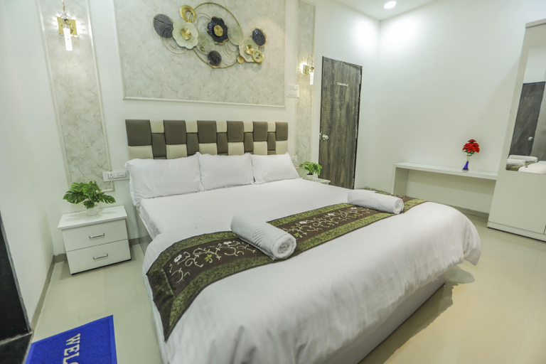 Bathroom 2, 3BHK w/Pool - Harmony Palace by Universe Villas, Nashik
