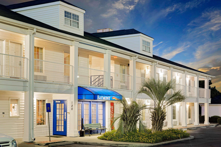 Exterior & Views