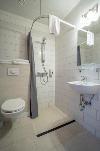 Bathroom 4, Hotel Breiddalsvik, Breiðdalshreppur